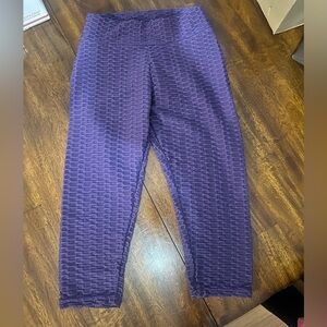 💜💟 purple TikTok leggings size S EUC